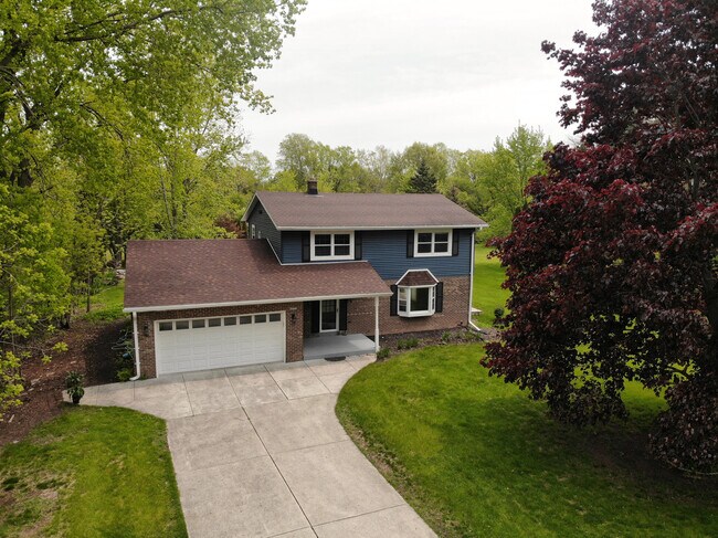 Building Photo - 10234 N La Cresta Dr
