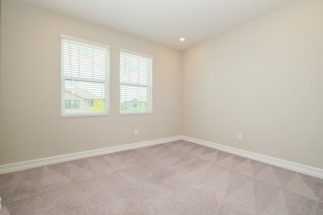 Building Photo - 4639 Almada Ln