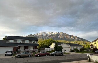 Building Photo - 730 E 660 N