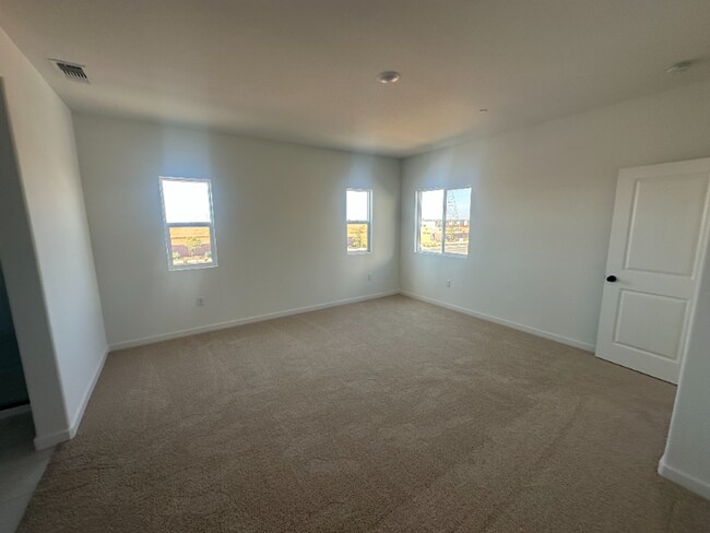 Building Photo - 12320 Verdin Cir