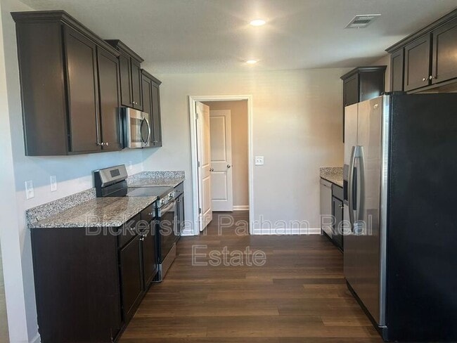 Building Photo - 6379 Sandy Bottom Dr