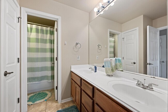 Building Photo - 22140 Rose Grass Ln