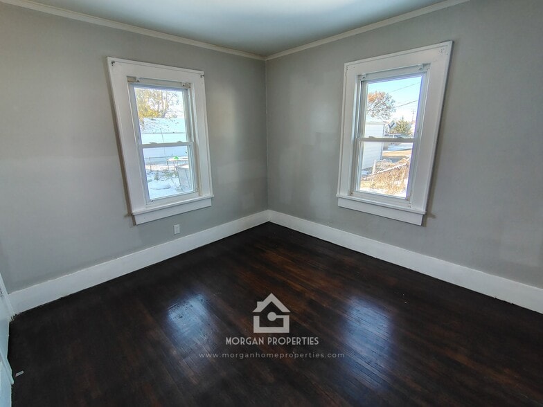 Building Photo - 620 E 31st St