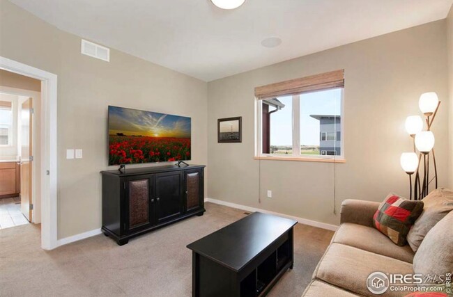 Building Photo - STUNNING 2 STORY SMART HOME IN LOUISVILLE