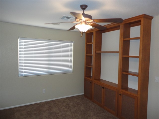 Building Photo - 8409 S 50th Ln