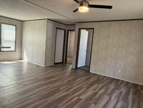 Building Photo - 312 Oriole Ln