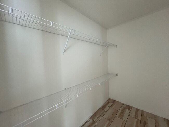 Building Photo - 118 Leopard Ln