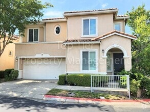 Building Photo - Stunning Newly Remodeled 4 bed / 2.5 bath ...