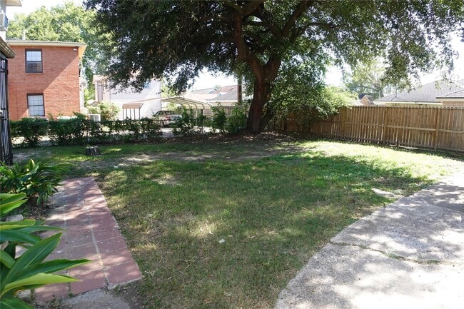 Building Photo - 3320 Blodgett St