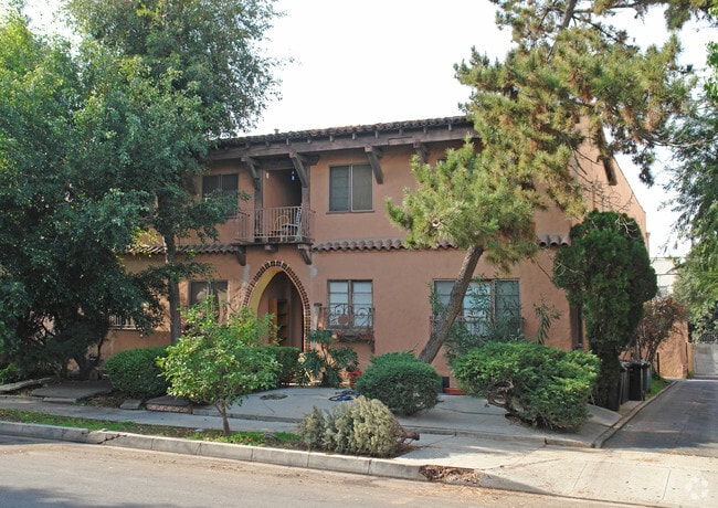 Building Photo - 627 S Cloverdale Ave
