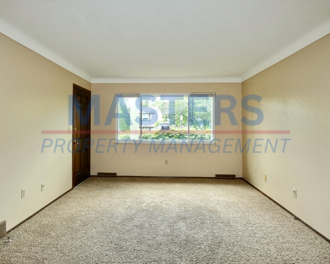 Building Photo - 135 Edgewood Dr