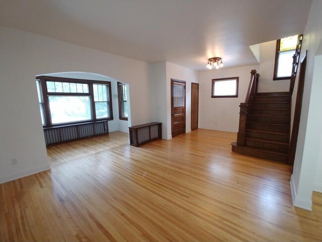 Building Photo - 1210 W 32nd St