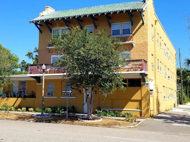 Building Photo - 524 Dr Martin Luther King Jr St S