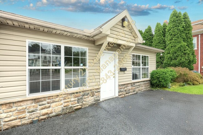 Primary Photo - 2 Bedroom Townhome in Eastern School District