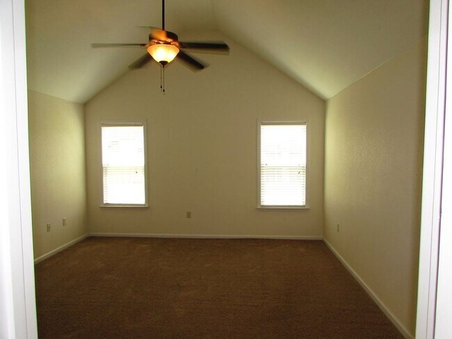 Building Photo - Modern Comfort: Your Ideal Rental Home in Valdosta, GA. Minutes from Moody Air Force Base