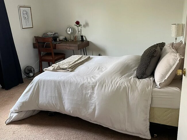 Building Photo - 1280 Dewey St