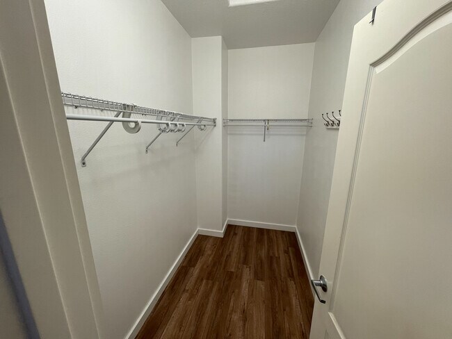 Building Photo - 5405 W 149th Pl