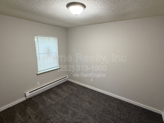 Building Photo - 605 E Wilson St
