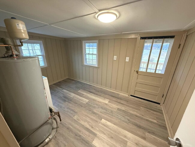 Building Photo - 5024 Albright Rd