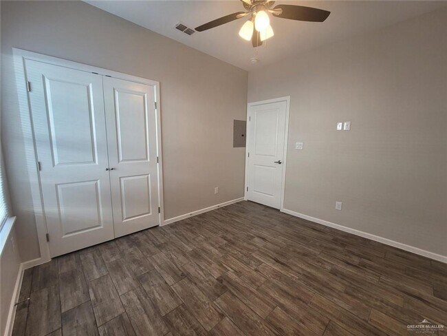 Building Photo - 5700 Sandpiper Ave