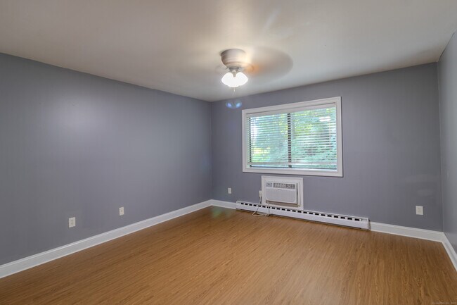 Building Photo - 38 Padanaram Ave