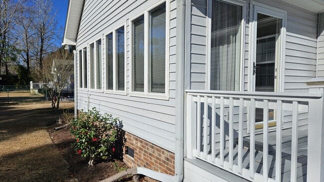 Building Photo - 106 Antler Ln