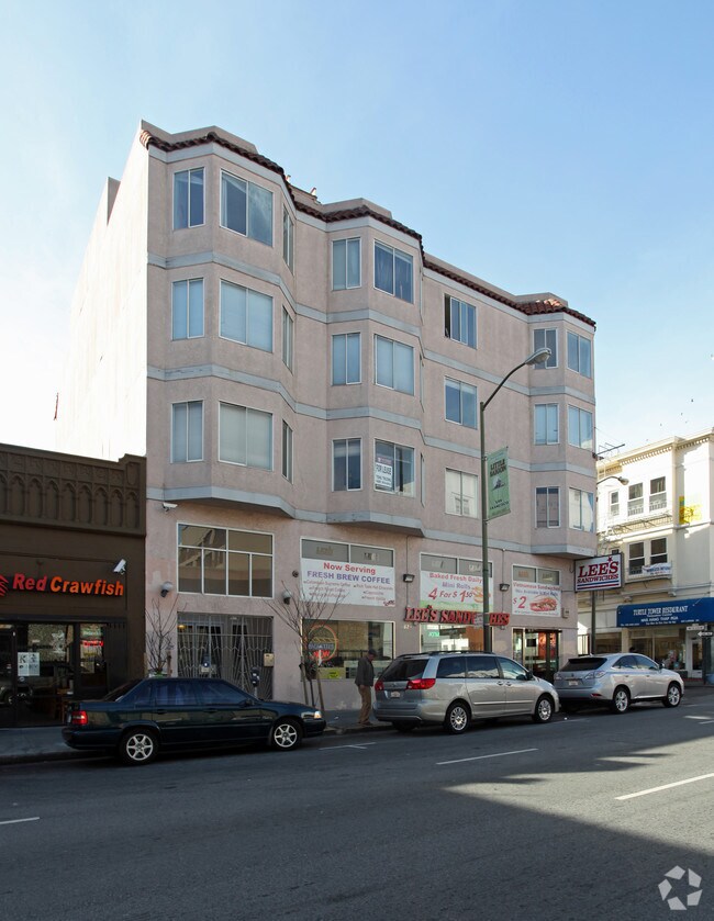 Building Photo - 625 Larkin St