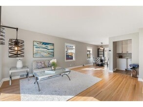 Building Photo - 2910 Vernon Ave S