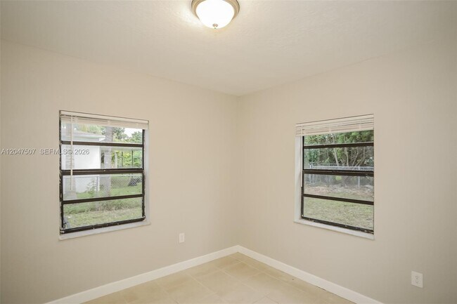 Building Photo - 14640 Tyler St