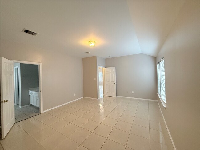 Building Photo - 12818 Magenta Oaks
