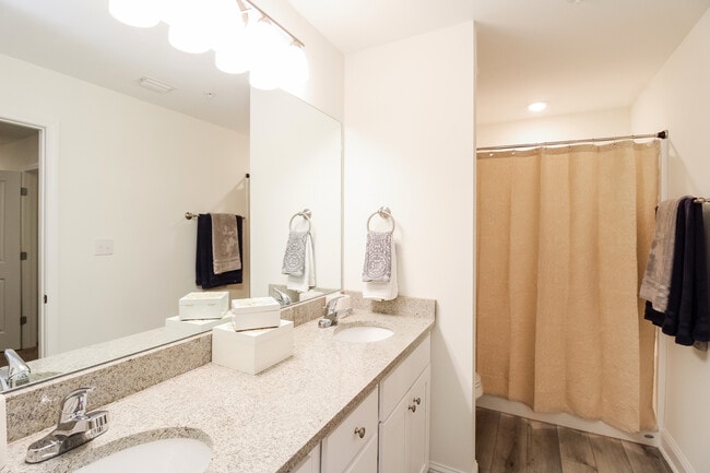 Building Photo - 107 Cabot Ln