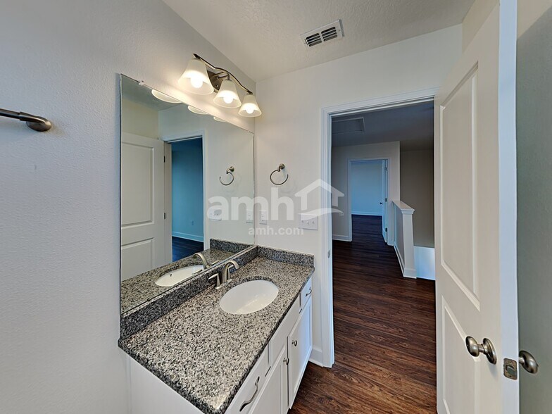 Building Photo - 3534 Shane Hill Rd SW