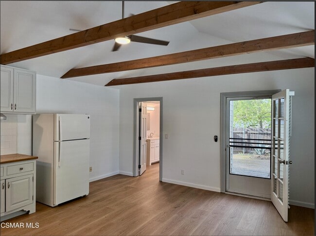 Building Photo - 1391 E Hillcrest Dr