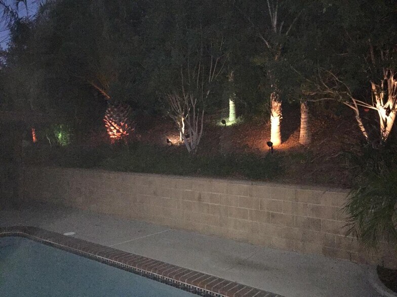 Building Photo - 2000 Karen St