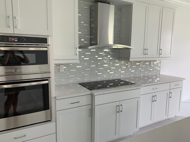 Building Photo - 3990 Pelicano Way