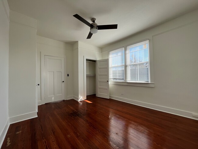 Building Photo - 5821 Catina St