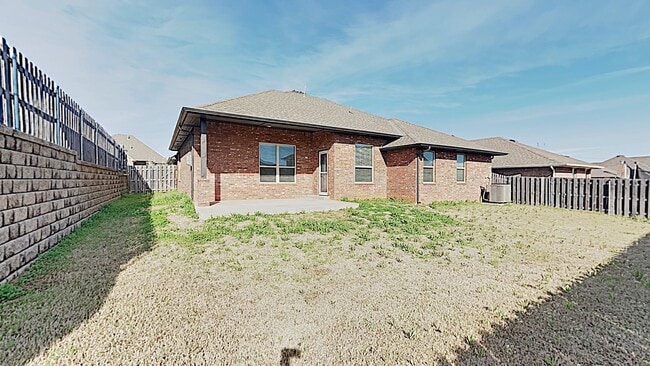 Building Photo - 4 Bedroom, 3 Bathroom Single Story in East Edmond With Storm Shelter