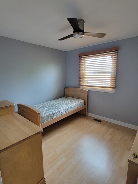 Building Photo - 2116 Rugen Rd