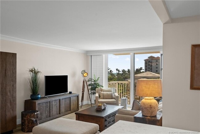 Building Photo - 125 S Ocean Ave