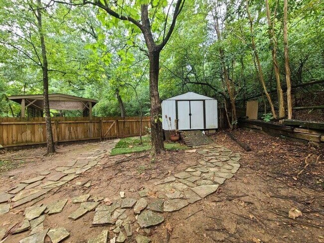 Building Photo - 227 Rockland Dr