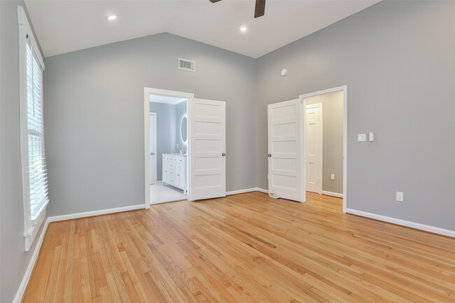 Building Photo - 1204 Birdsall St