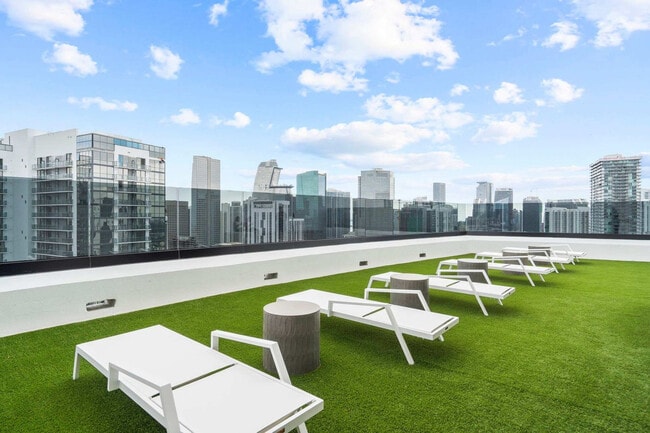 Building Photo - 225 N Miami Ave