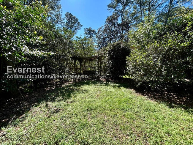 Building Photo - 3 Bed, 2.5 Bath Home with Fenced Yard & Garage / Pet-Friendly / Coming Soon!