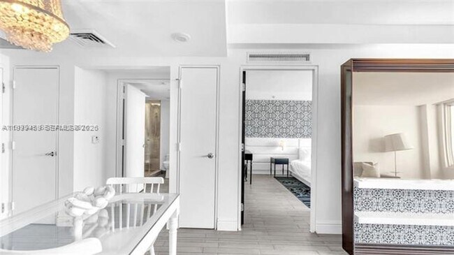 Building Photo - 1100 West Ave