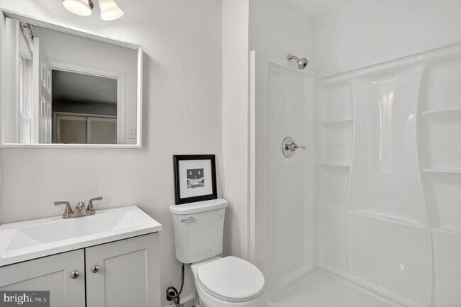 Building Photo - 927 Juliet Ln