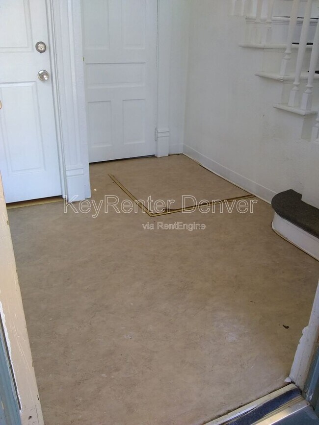 Building Photo - 1118 6th St