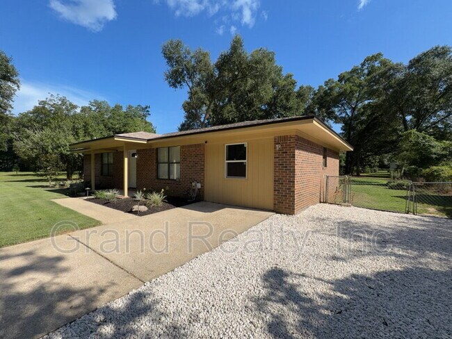 Building Photo - 6119 Shawn Ln
