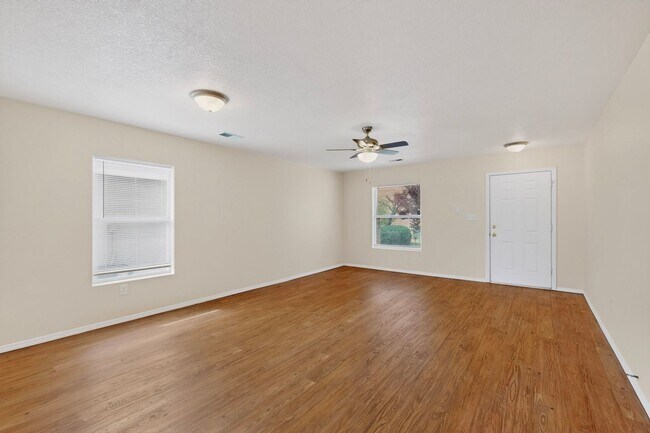 Building Photo - Spacious 5-Bedroom Home in Enchanted Hills – Rio Rancho