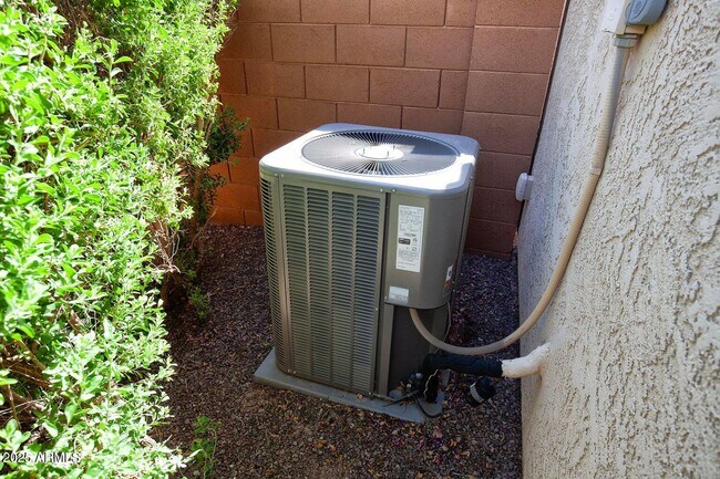 Building Photo - 21883 N 263rd Dr