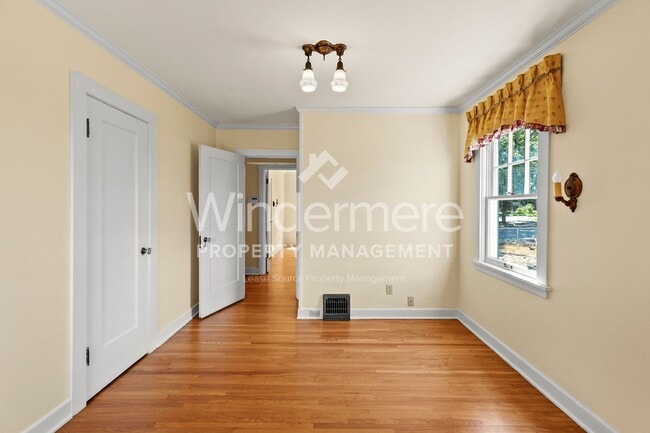 Building Photo - Brown's Addition Historic Neighborhood -  ...